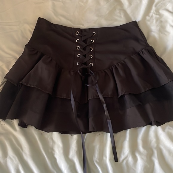 Black skirt - Picture 2 of 3